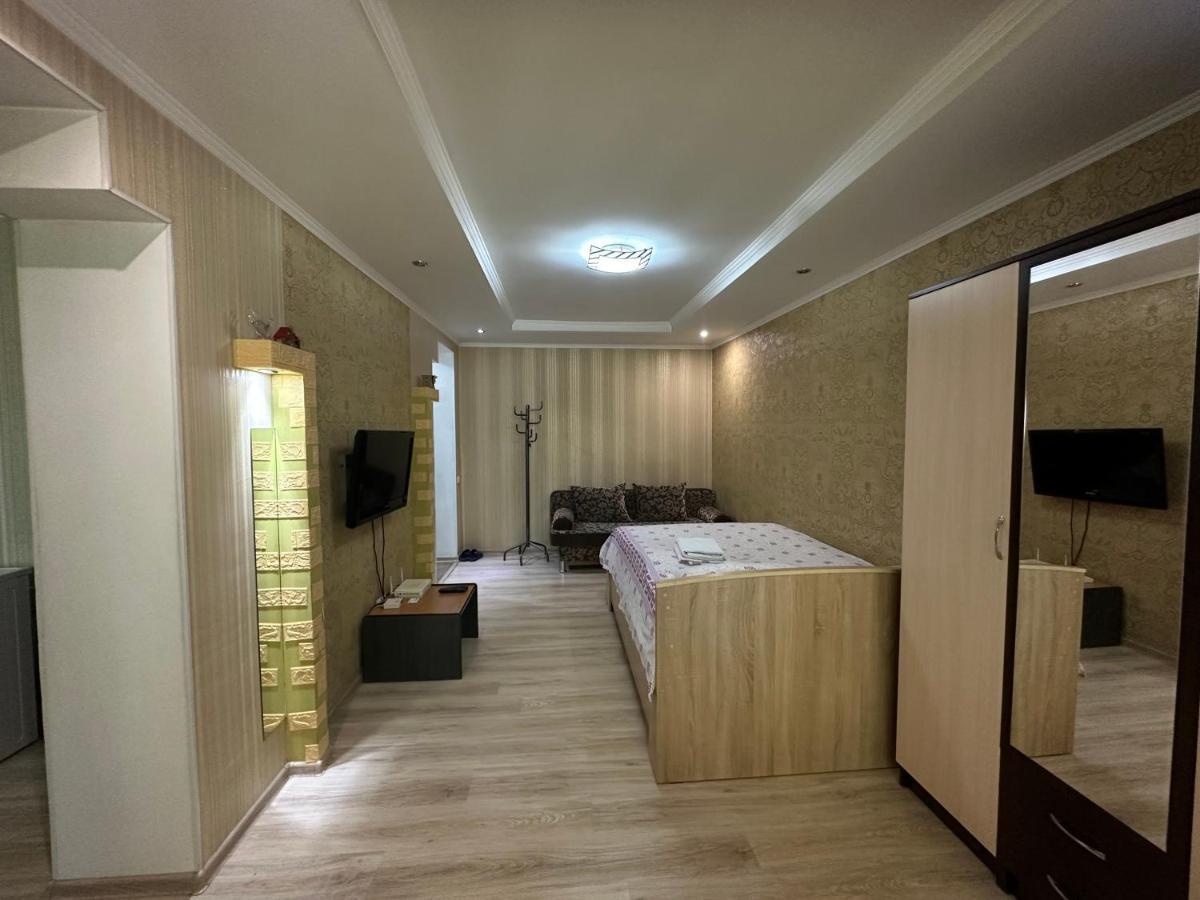 One-Room Apartment Opposite Almaty Airport Turksib Exteriör bild