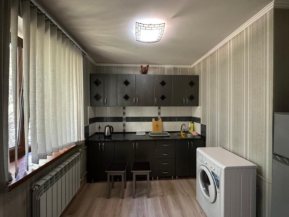 One-Room Apartment Opposite Almaty Airport Turksib Exteriör bild