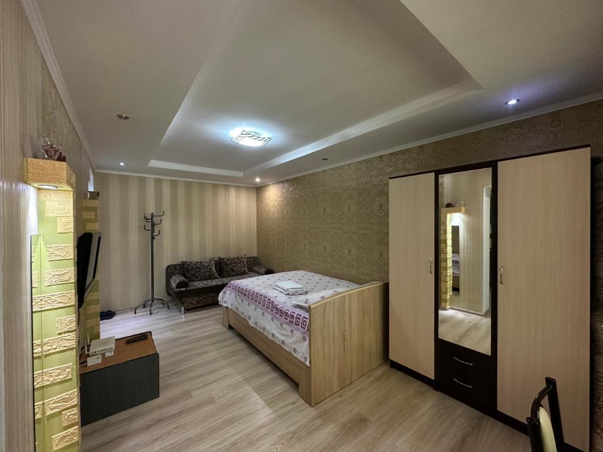 One-Room Apartment Opposite Almaty Airport Turksib Exteriör bild